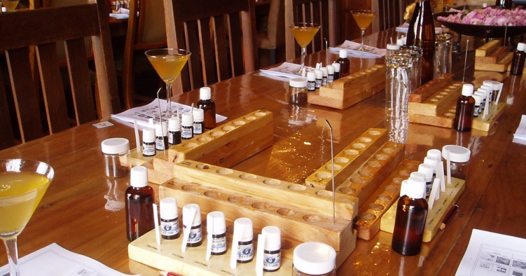 تاریخچه عطر تاریخچه عطر