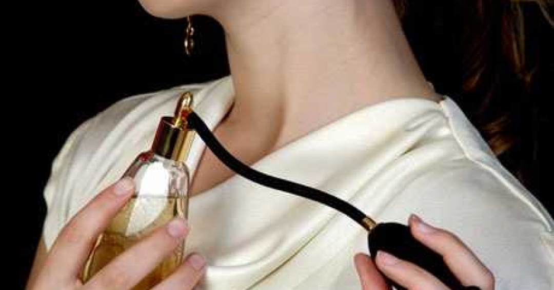 مصرف عطر در بهترین نقاط بدن مصرف عطر در بهترین نقاط بدن
