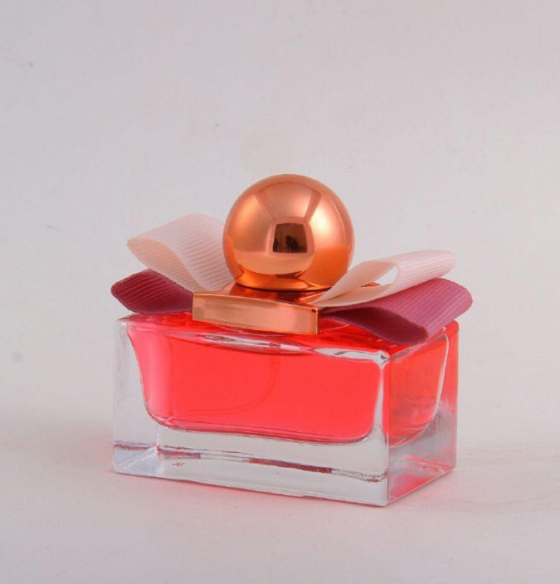 ادکلن تبلیغاتی سیگنورینا 30 میل