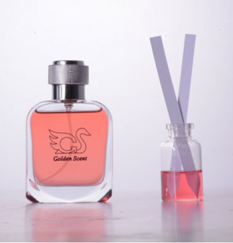 عطر لالیک وایت (پرفیوم)