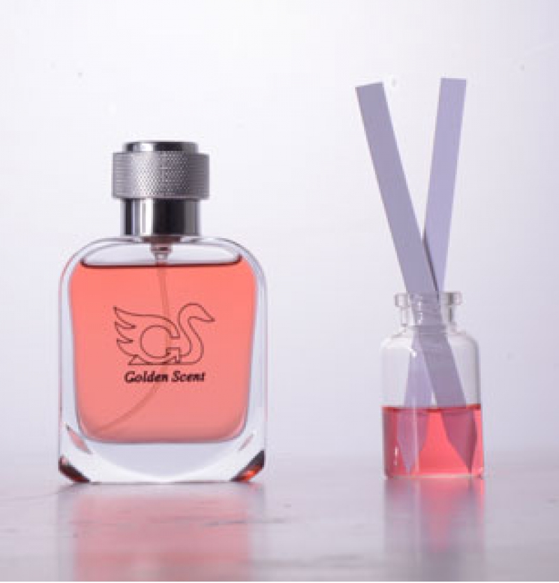 عطر لاگوست الگانس (پرفیوم)