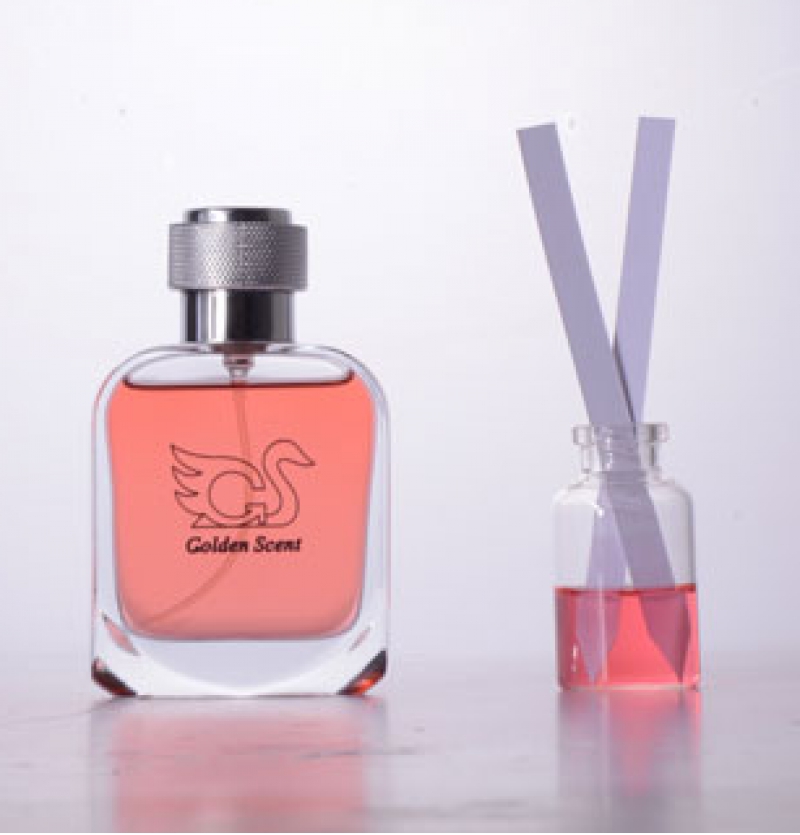 عطر تاچ آف پینک لاگوست (پرفیوم)