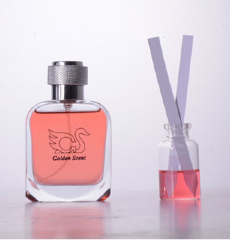 عطر فور من جگوار (پرفیوم)